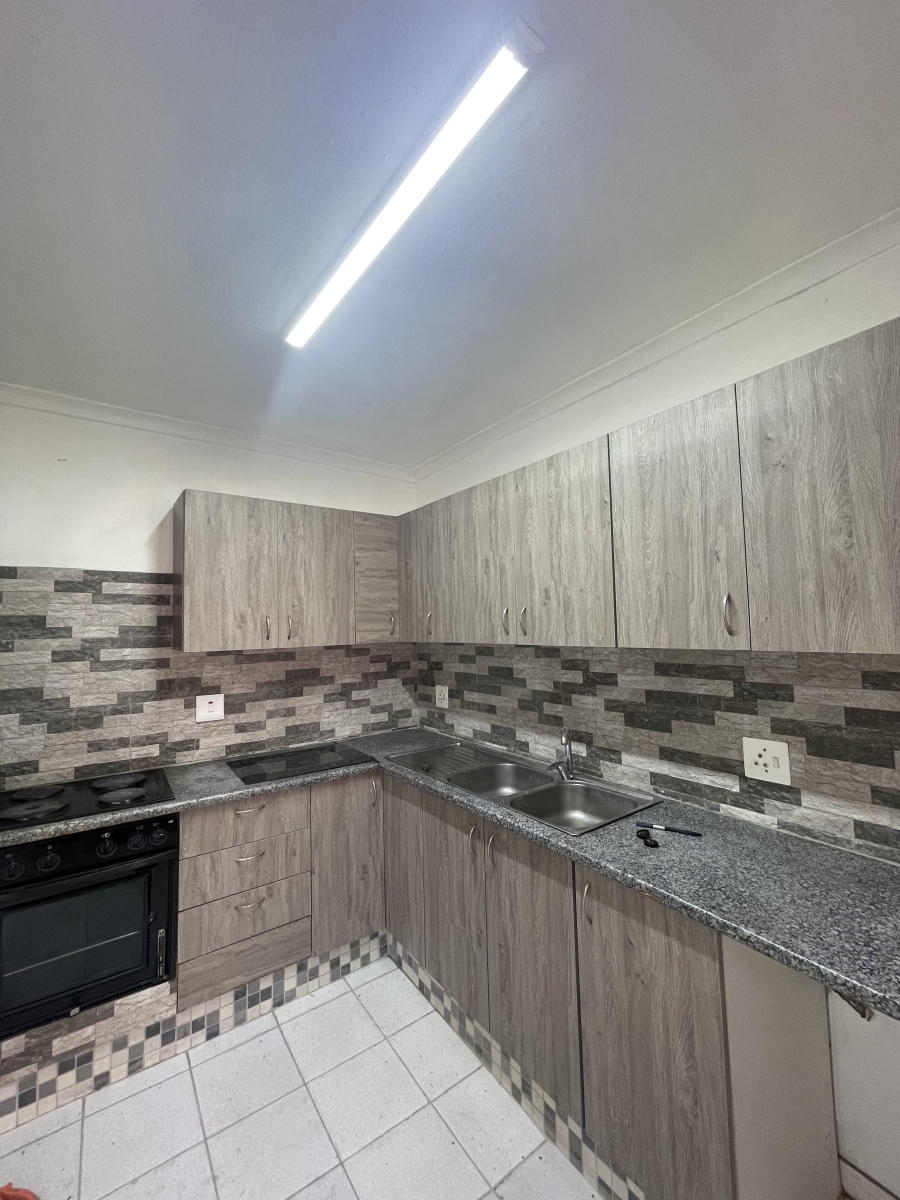To Let 3 Bedroom Property for Rent in Erasmia Gauteng