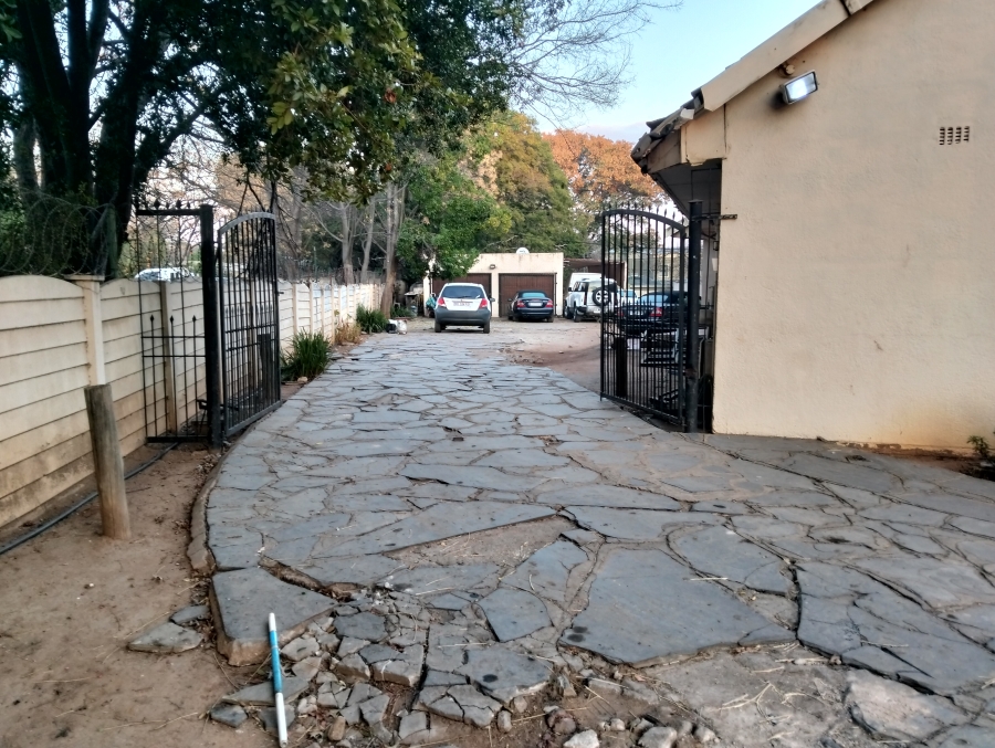 8 Bedroom Property for Sale in Ferndale Gauteng