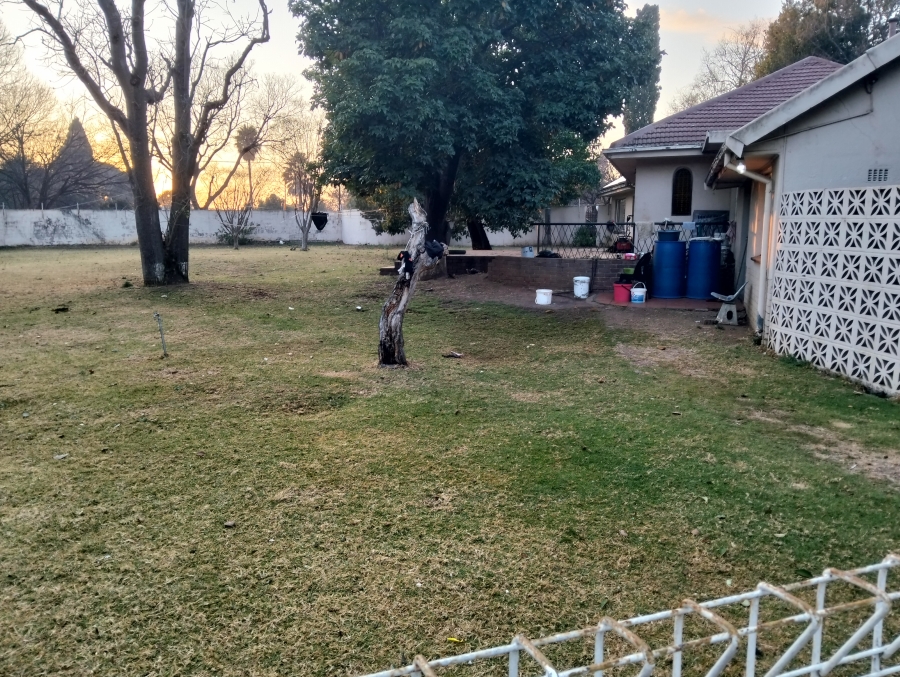 8 Bedroom Property for Sale in Ferndale Gauteng