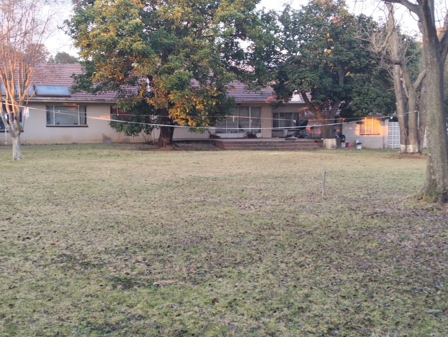 8 Bedroom Property for Sale in Ferndale Gauteng