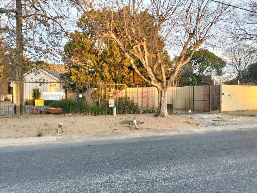 8 Bedroom Property for Sale in Ferndale Gauteng