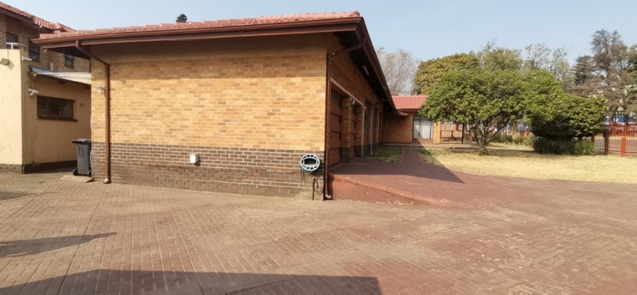 3 Bedroom Property for Sale in Robertsham Gauteng