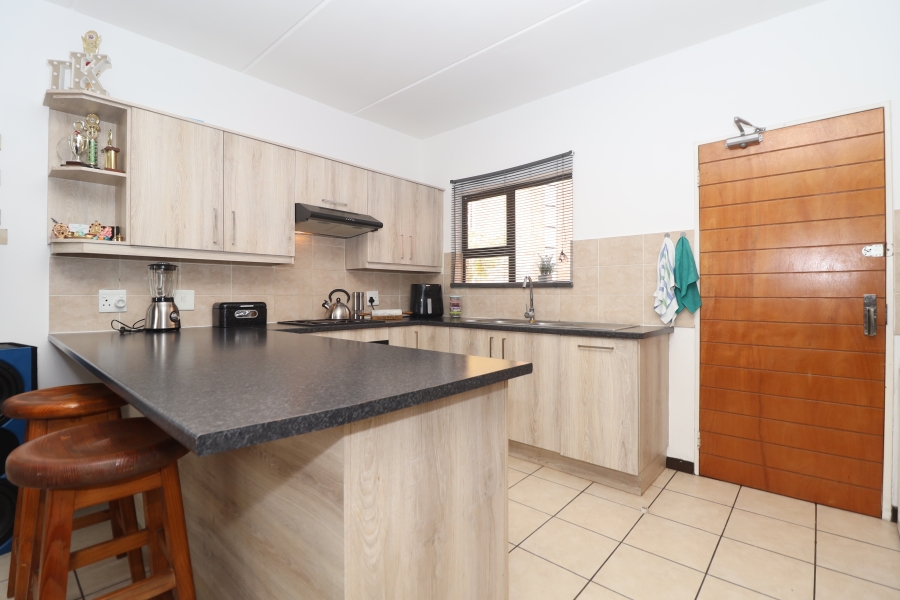 2 Bedroom Property for Sale in Wilgeheuwel Gauteng