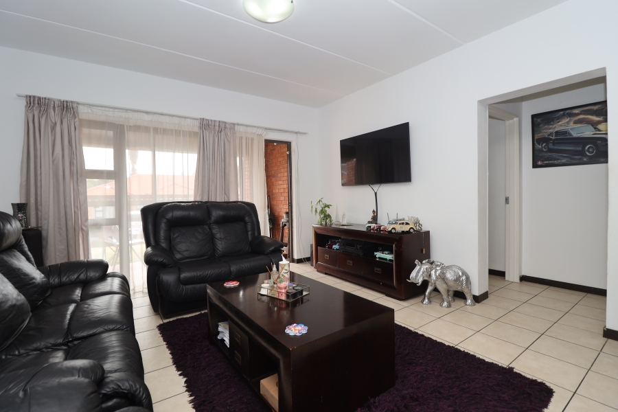 2 Bedroom Property for Sale in Wilgeheuwel Gauteng