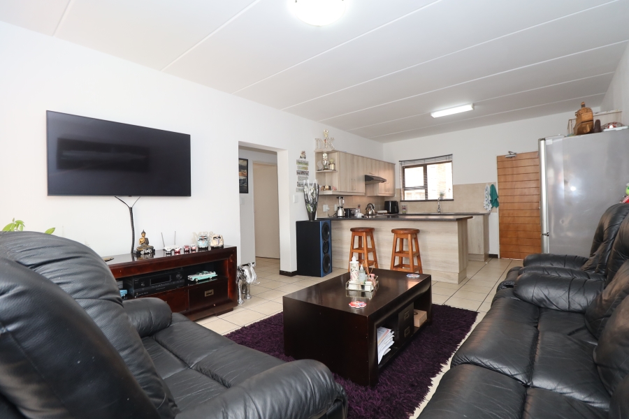 2 Bedroom Property for Sale in Wilgeheuwel Gauteng