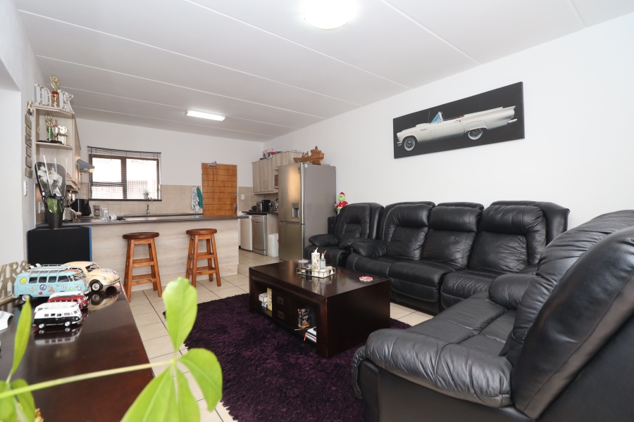 2 Bedroom Property for Sale in Wilgeheuwel Gauteng