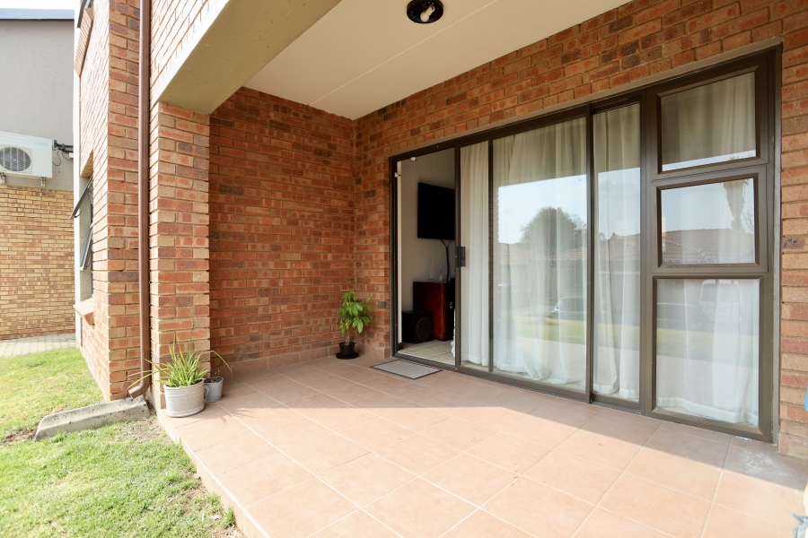 2 Bedroom Property for Sale in Wilgeheuwel Gauteng