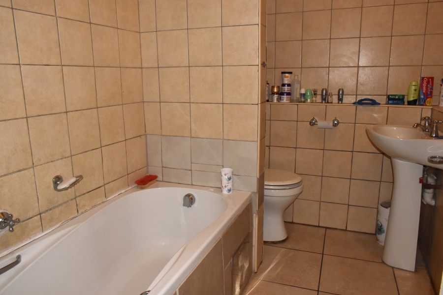 1 Bedroom Property for Sale in Sunnyside Gauteng