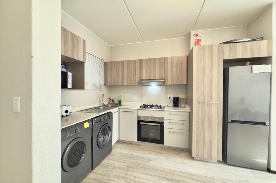 2 Bedroom Property for Sale in Broadacres Gauteng