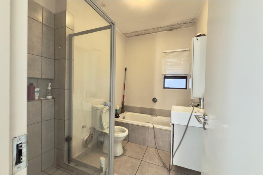 2 Bedroom Property for Sale in Broadacres Gauteng