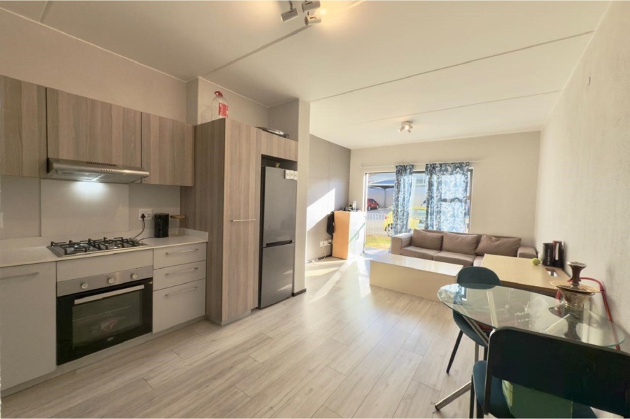 2 Bedroom Property for Sale in Broadacres Gauteng