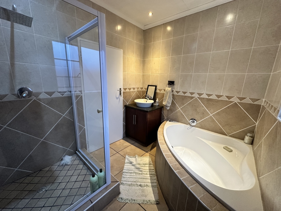 3 Bedroom Property for Sale in Thatchfield Estate Gauteng