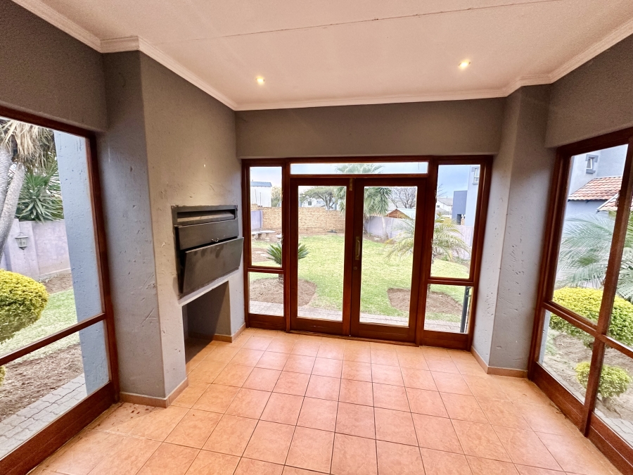 3 Bedroom Property for Sale in Thatchfield Estate Gauteng