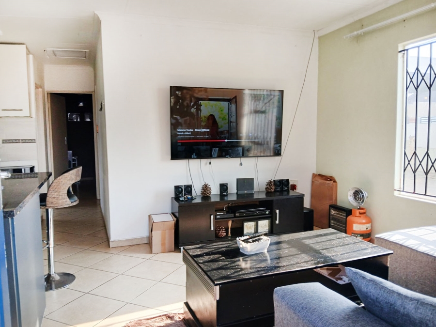 2 Bedroom Property for Sale in Witpoortjie Gauteng
