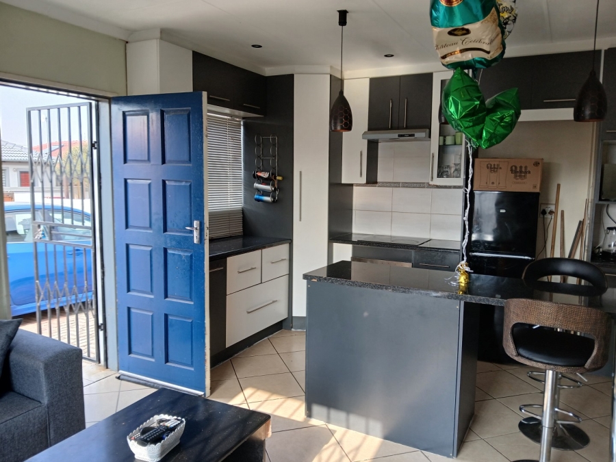2 Bedroom Property for Sale in Witpoortjie Gauteng