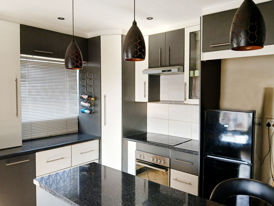 2 Bedroom Property for Sale in Witpoortjie Gauteng