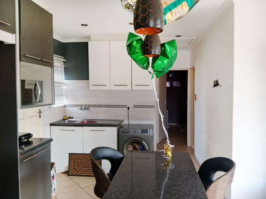 2 Bedroom Property for Sale in Witpoortjie Gauteng