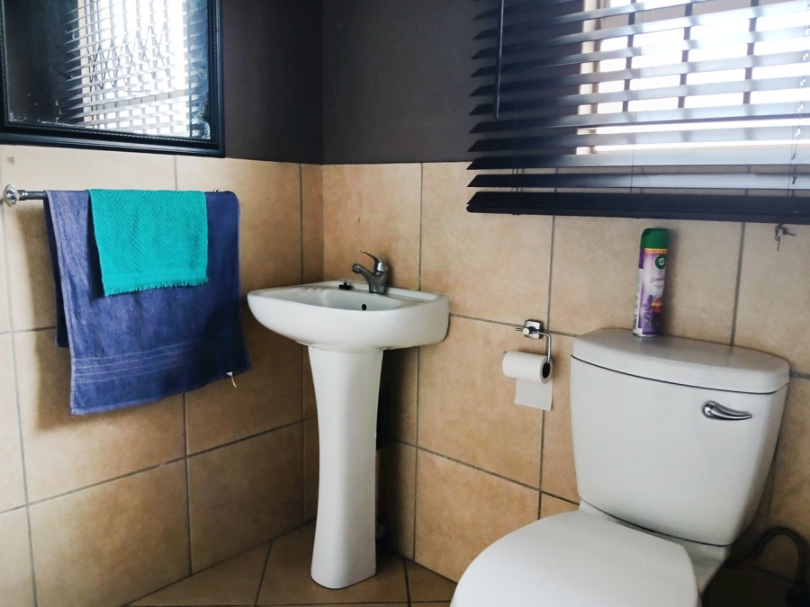 2 Bedroom Property for Sale in Witpoortjie Gauteng