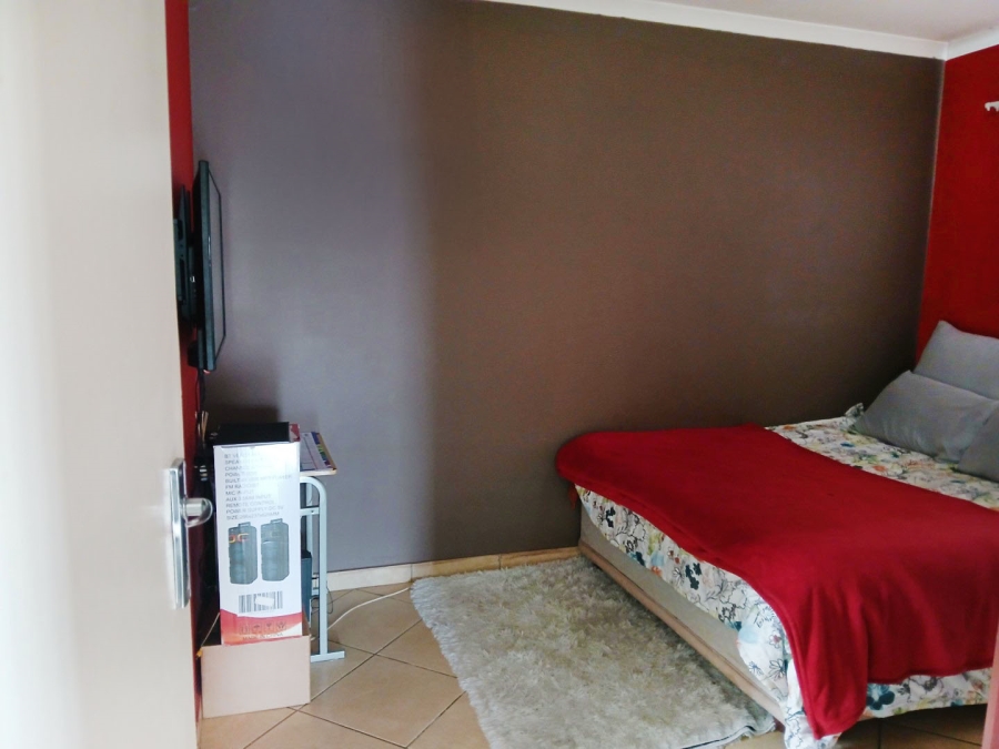 2 Bedroom Property for Sale in Witpoortjie Gauteng