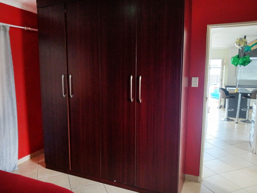 2 Bedroom Property for Sale in Witpoortjie Gauteng