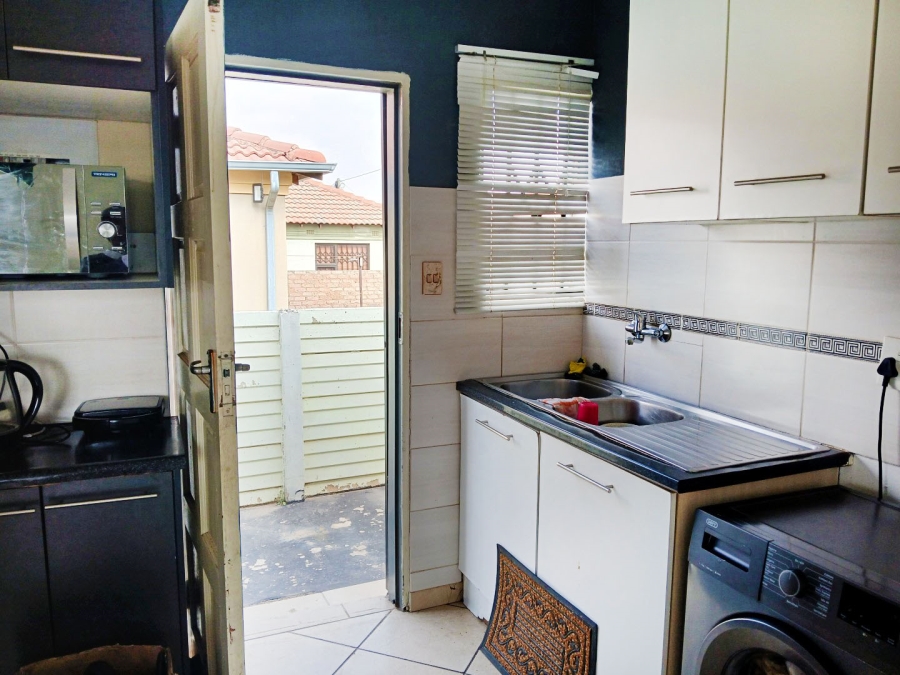 2 Bedroom Property for Sale in Witpoortjie Gauteng