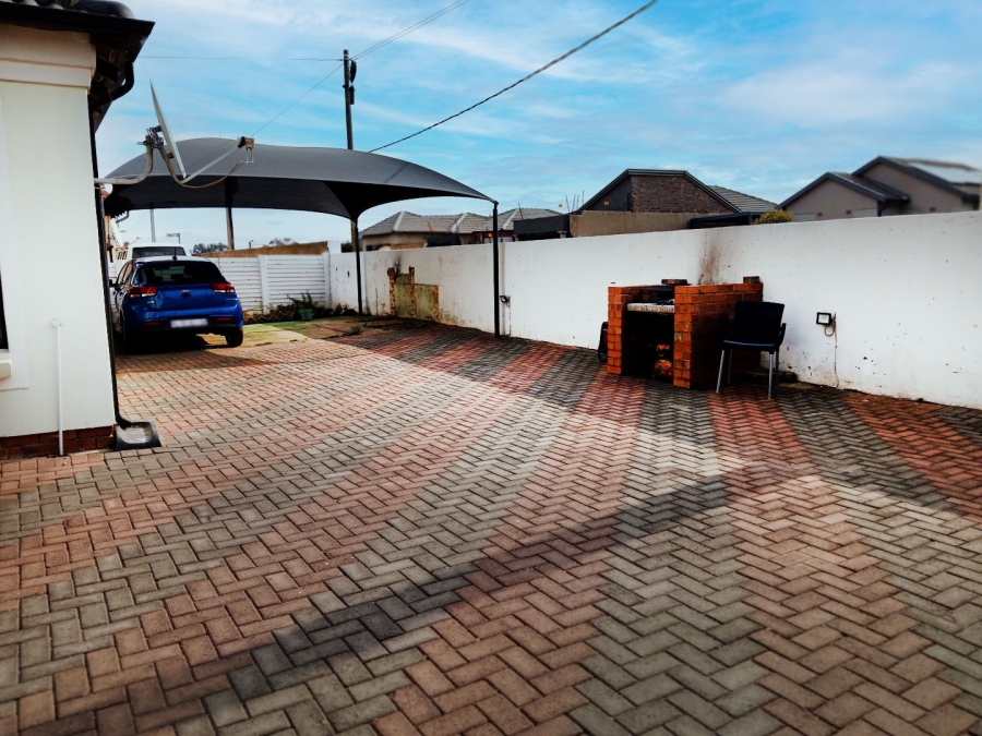 2 Bedroom Property for Sale in Witpoortjie Gauteng