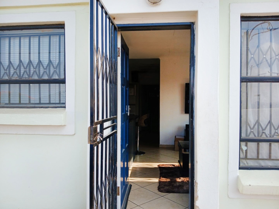 2 Bedroom Property for Sale in Witpoortjie Gauteng