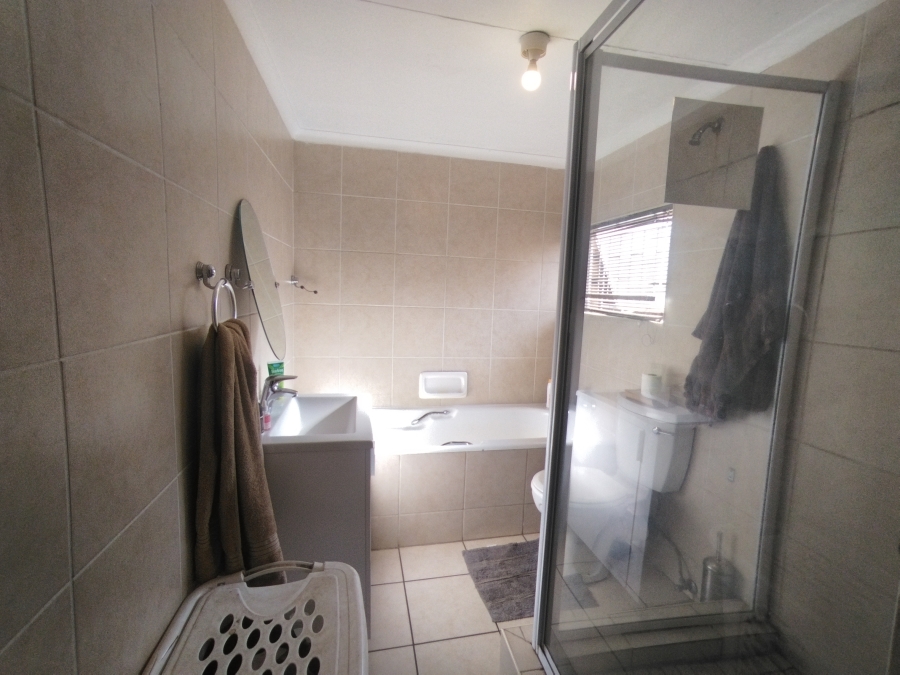 3 Bedroom Property for Sale in Elardus Park Gauteng