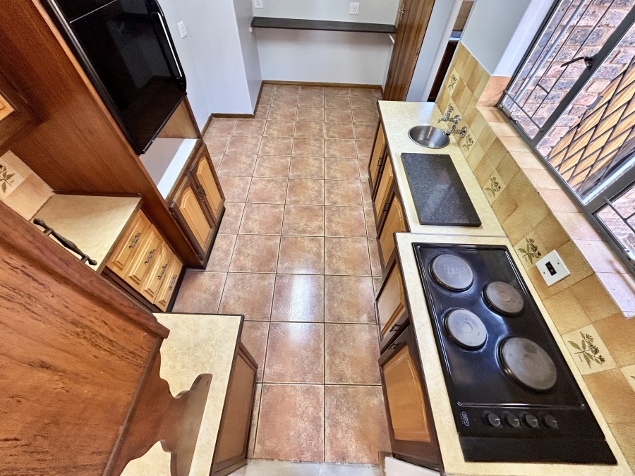 5 Bedroom Property for Sale in Pierre Van Ryneveld Gauteng