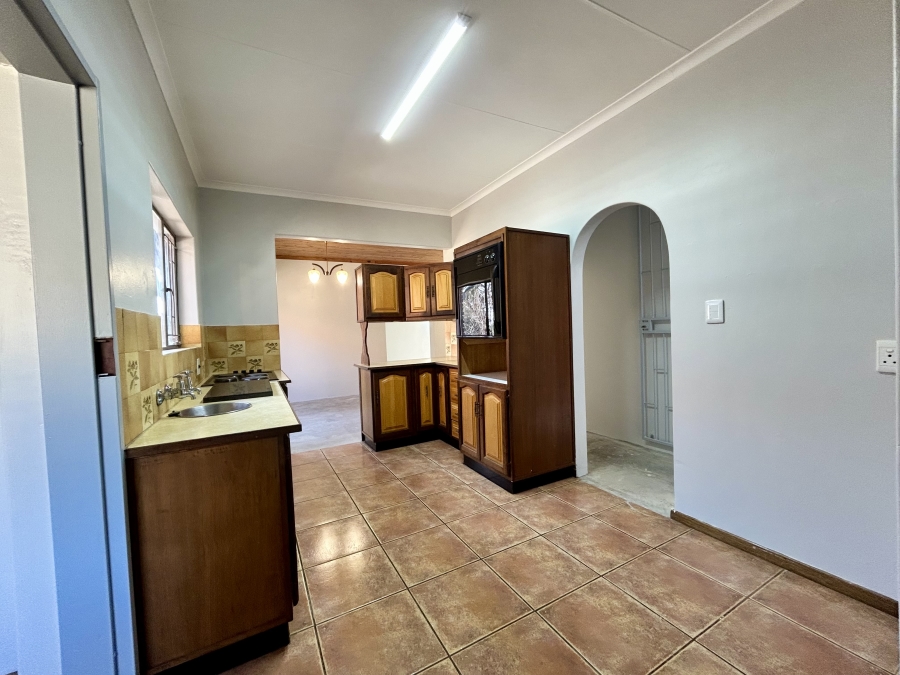 5 Bedroom Property for Sale in Pierre Van Ryneveld Gauteng
