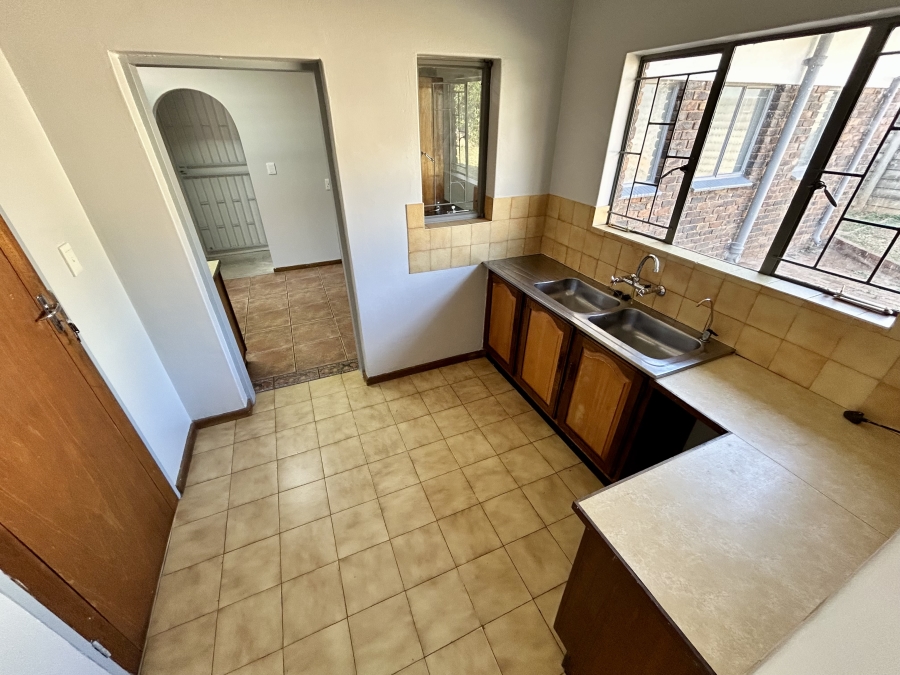 5 Bedroom Property for Sale in Pierre Van Ryneveld Gauteng