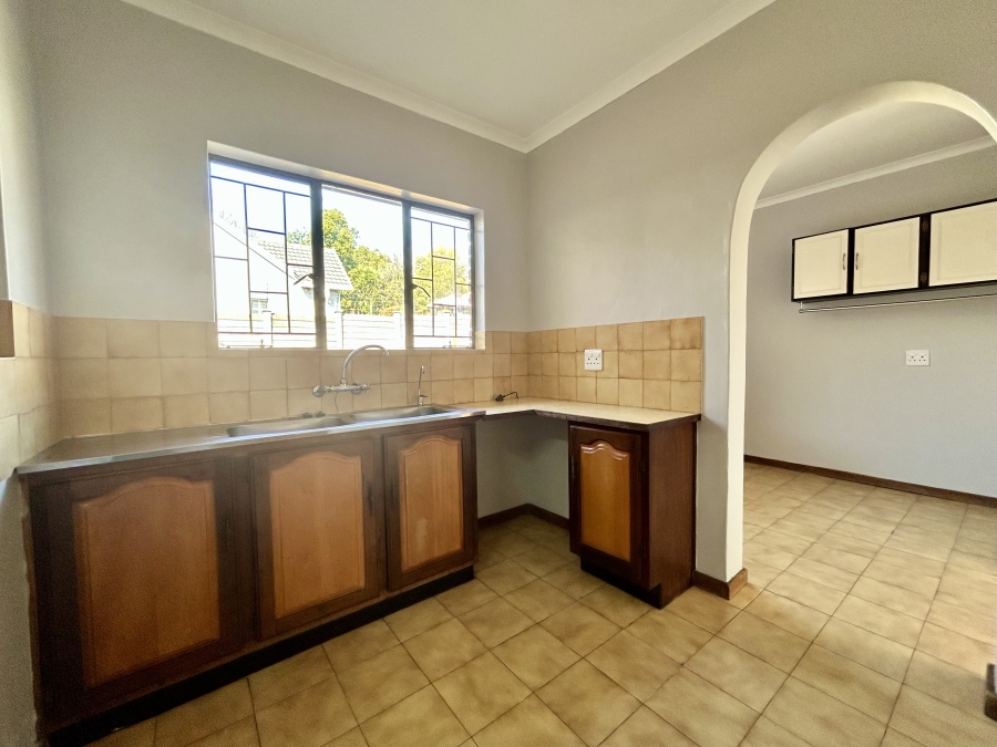 5 Bedroom Property for Sale in Pierre Van Ryneveld Gauteng