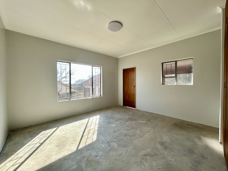 5 Bedroom Property for Sale in Pierre Van Ryneveld Gauteng