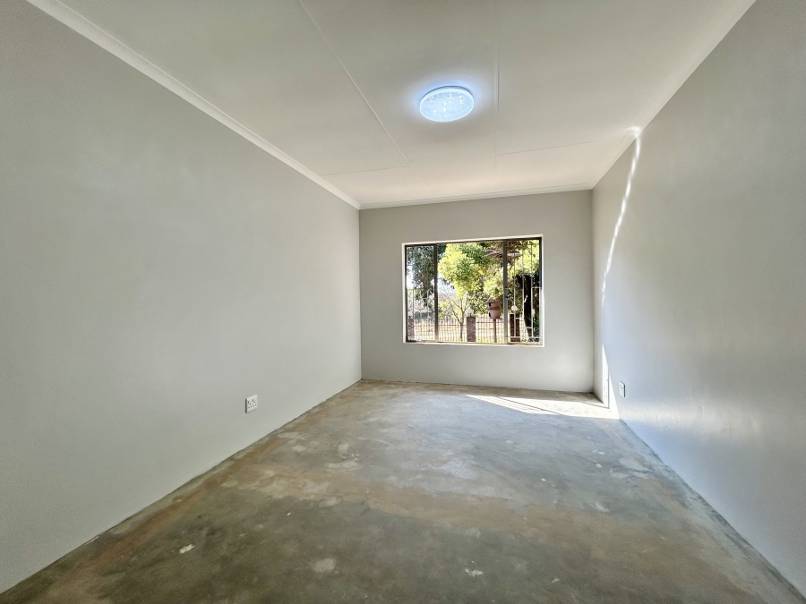 5 Bedroom Property for Sale in Pierre Van Ryneveld Gauteng
