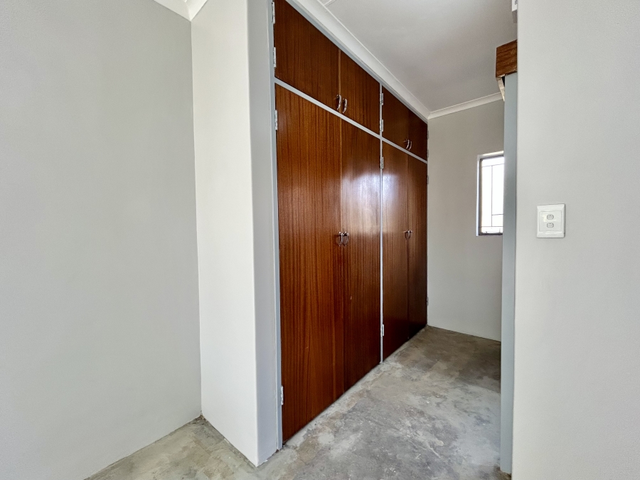 5 Bedroom Property for Sale in Pierre Van Ryneveld Gauteng