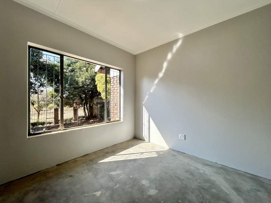 5 Bedroom Property for Sale in Pierre Van Ryneveld Gauteng