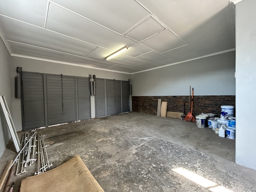 5 Bedroom Property for Sale in Pierre Van Ryneveld Gauteng