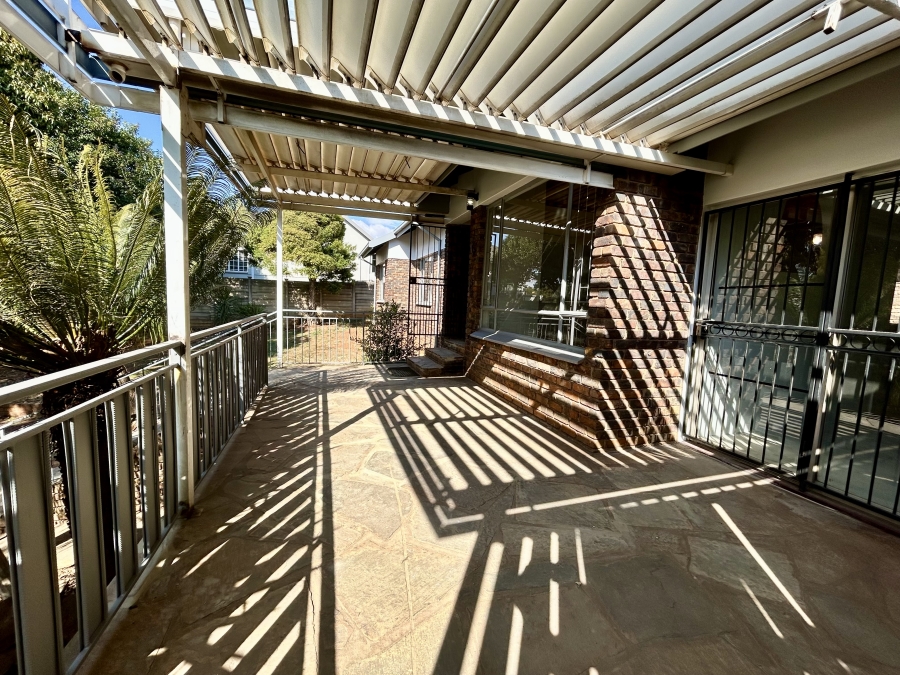 5 Bedroom Property for Sale in Pierre Van Ryneveld Gauteng