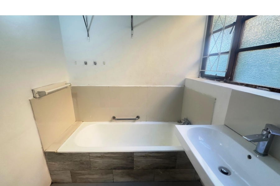 To Let 2 Bedroom Property for Rent in Kensington Gauteng