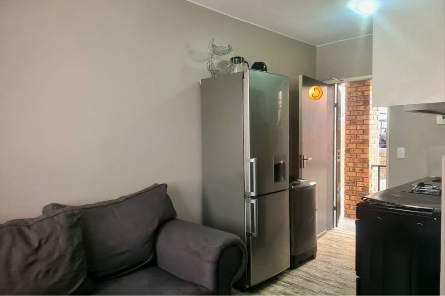 To Let 2 Bedroom Property for Rent in South Hills Gauteng