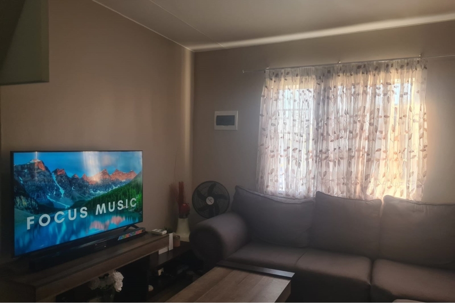 To Let 2 Bedroom Property for Rent in South Hills Gauteng