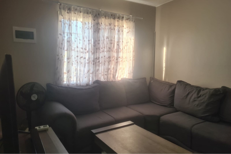 To Let 2 Bedroom Property for Rent in South Hills Gauteng
