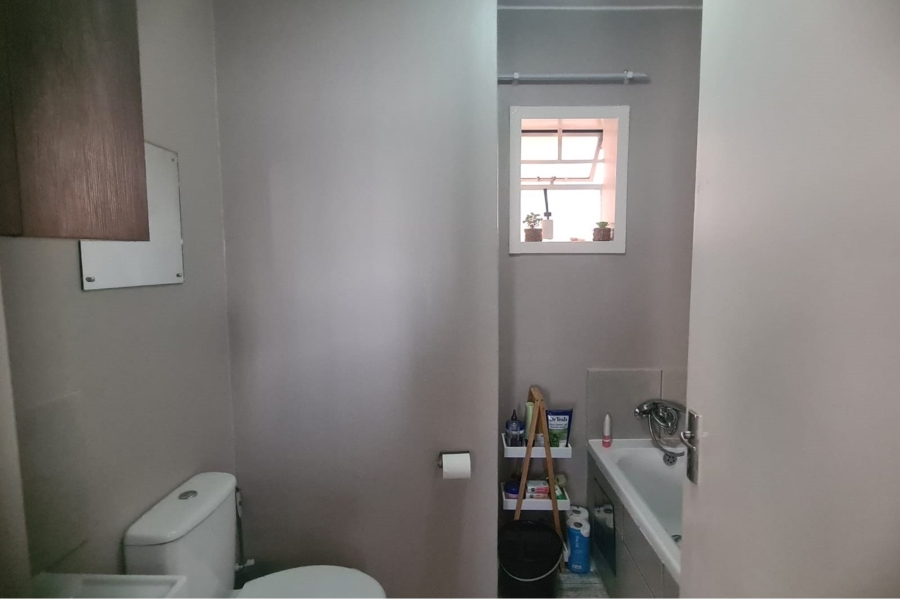 To Let 2 Bedroom Property for Rent in South Hills Gauteng