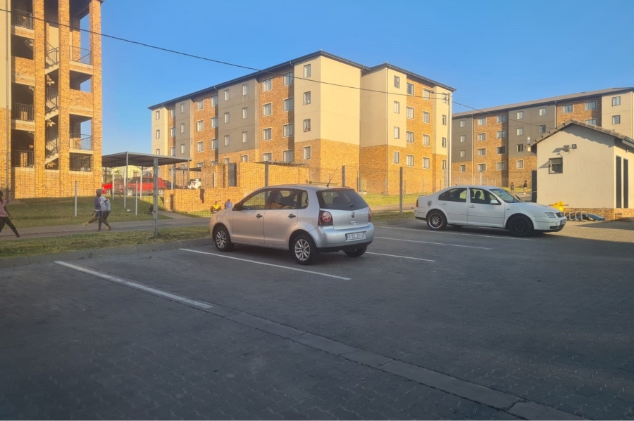 To Let 2 Bedroom Property for Rent in South Hills Gauteng