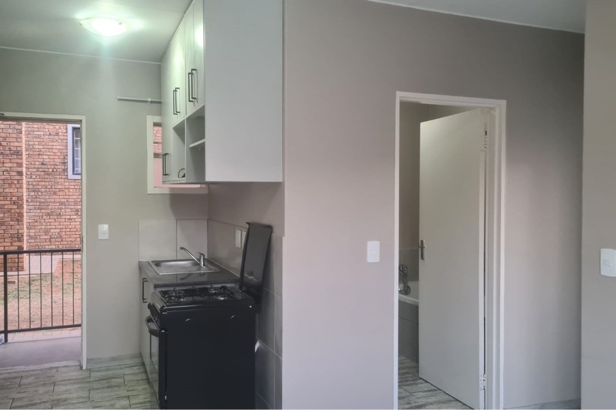 To Let 2 Bedroom Property for Rent in South Hills Gauteng