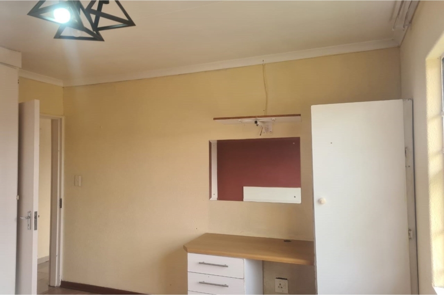 To Let 2 Bedroom Property for Rent in Vorna Valley Gauteng