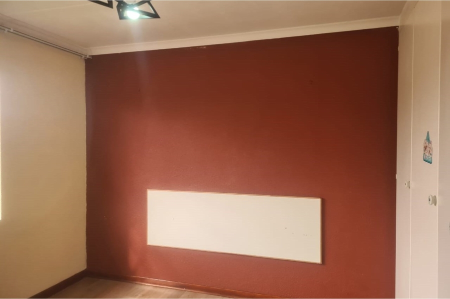 To Let 2 Bedroom Property for Rent in Vorna Valley Gauteng