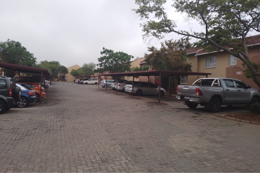To Let 2 Bedroom Property for Rent in Vorna Valley Gauteng