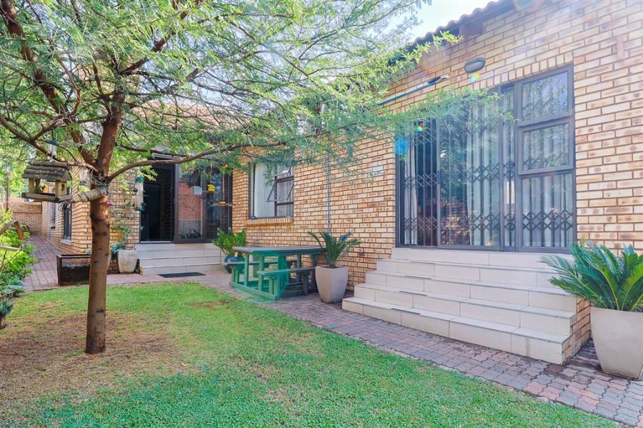 4 Bedroom Property for Sale in New Redruth Gauteng
