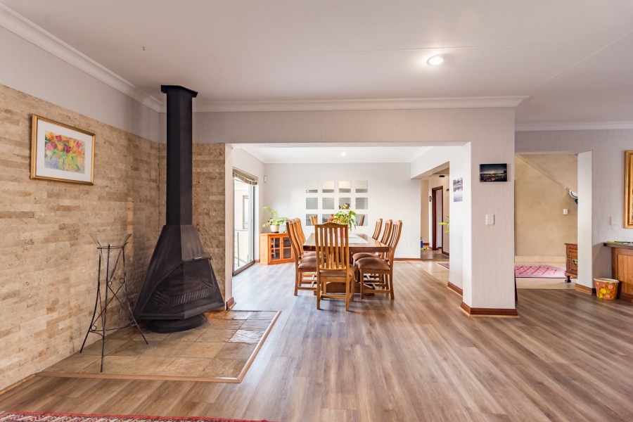 6 Bedroom Property for Sale in Constantia Kloof Gauteng